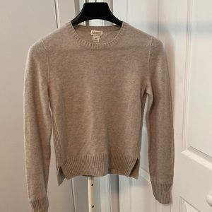 Club Monaco 100% cashmere crop sweater in light grey